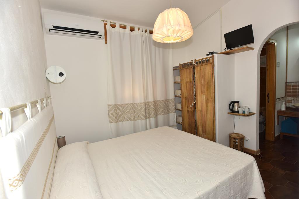 Bed & Breakfast Yin & Yang San Pantaleo Exteriér fotografie