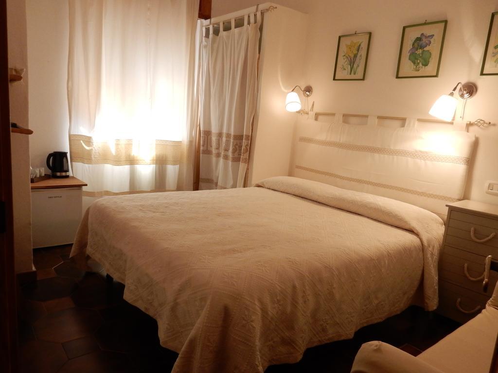 Bed & Breakfast Yin & Yang San Pantaleo Exteriér fotografie